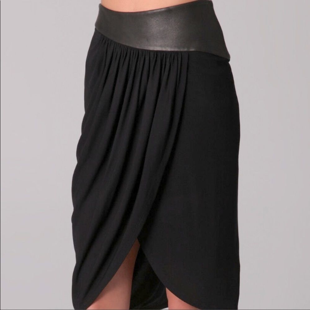 Alice + Olivia silk skirt leather waist EUC